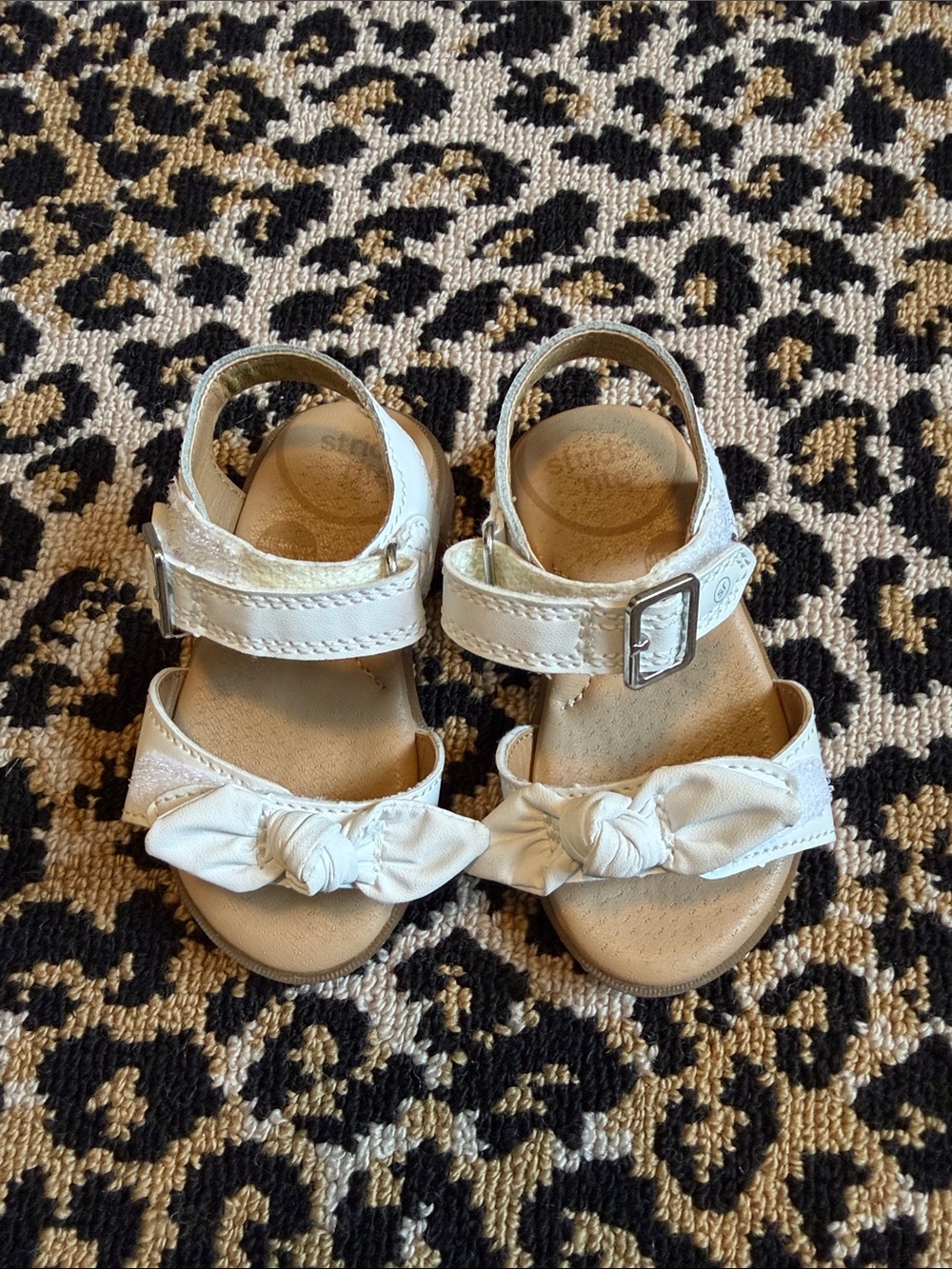 Stride Rite White Knot Bow Toddler Sandals, size 5W